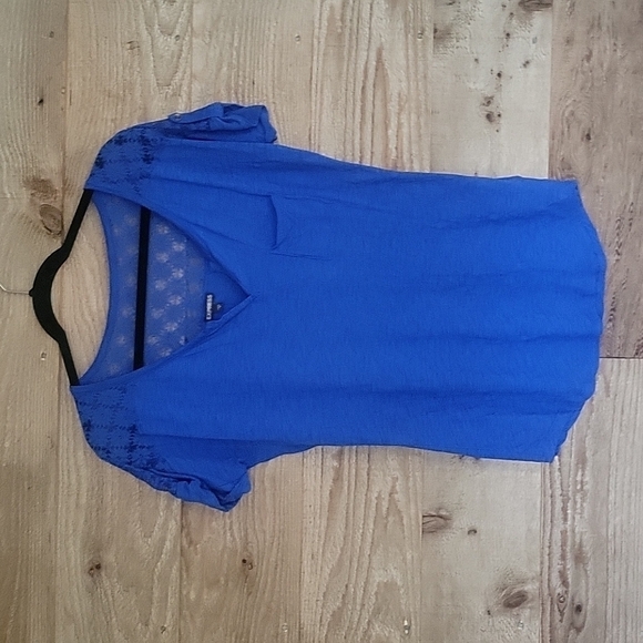 Express Blue Short Sleeve Tee With Lace Trim Size Small - Picture 1 of 5